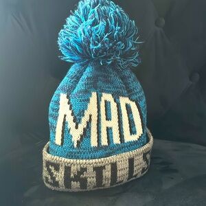 MAD SKILLS Pom Pom Beanie